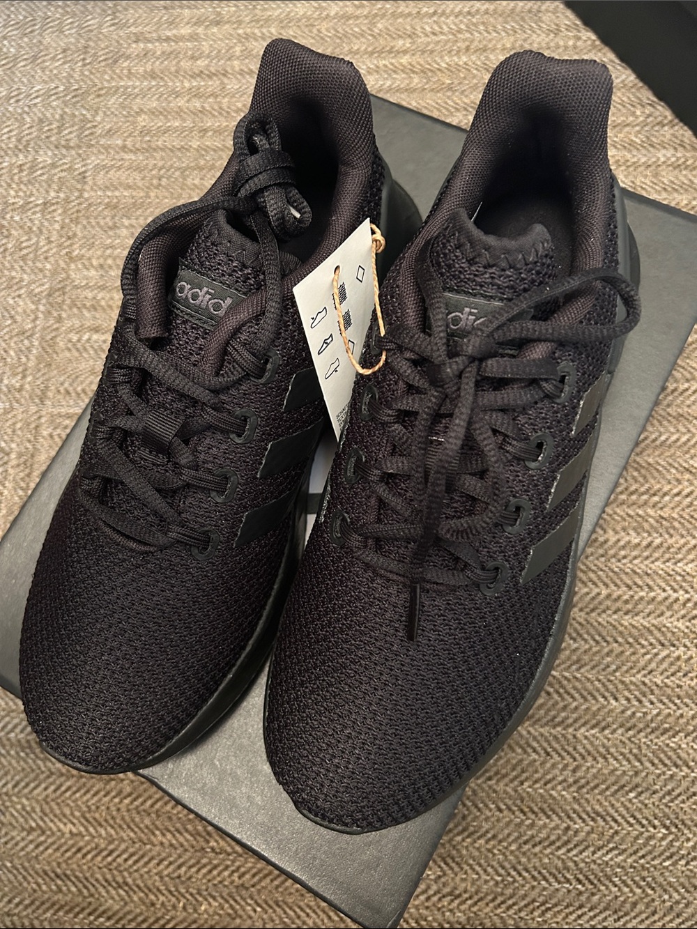 (NWT)Adidas Questar nxt k